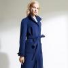 Практичное и универсальное синее пальто: какое оно и с чем носить
